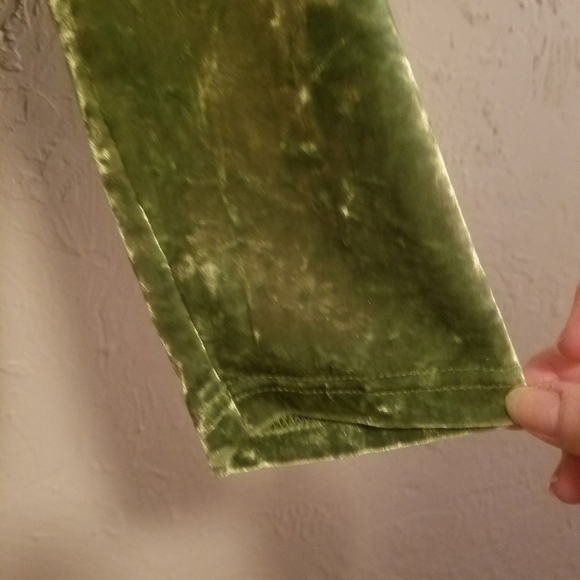 Top - Picture 2 of 4